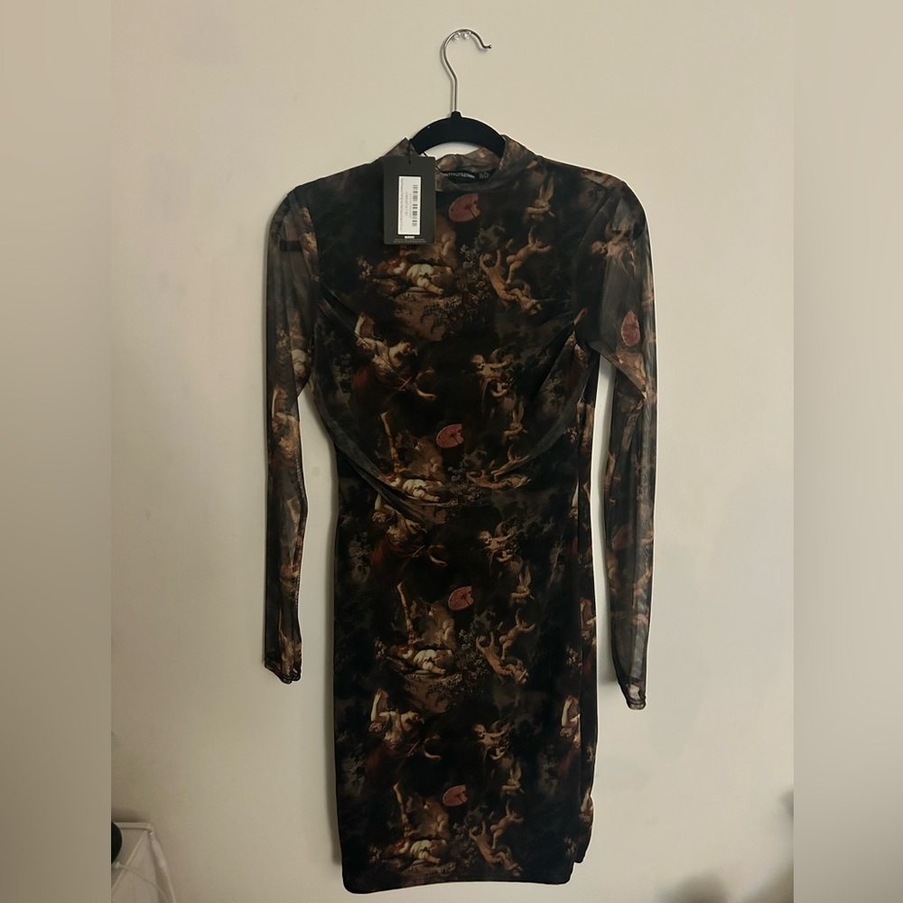 Pretty little thing, Roman statue dress